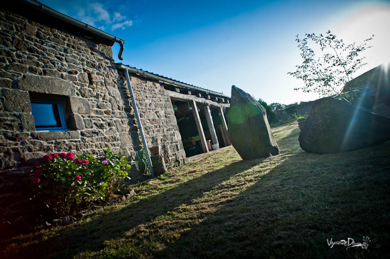 Vue du Préau et Menhir