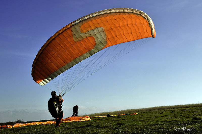 Parapente sur la pointe du Roselier